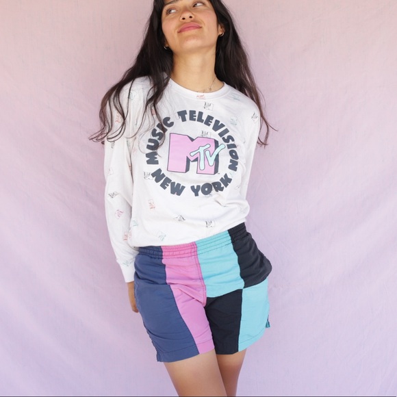 Vintage Pacific Scene Shorts - Picture 2 of 7